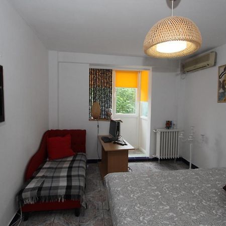 Piata Resita Host Apartment Букурещ Екстериор снимка